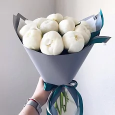 15 Нежных Пионов в упаковке 