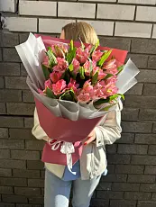 Букет живых цветов из 7 альстромерий