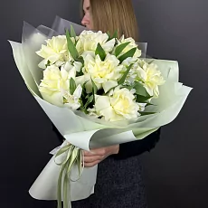 Розы и Альстромерии