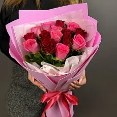 Букет живых цветов из 15 роз
