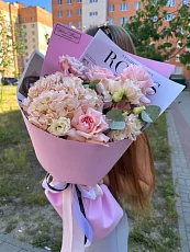 Эустомы и гортензия