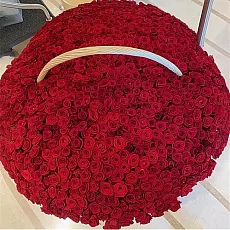 Цветы в корзине 1001 Красная роза Эквадор 