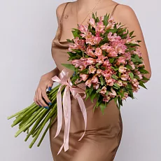 25 Розовых Альстромерий