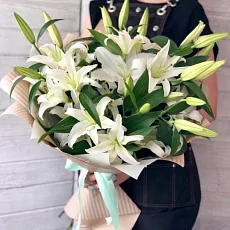 Букет 15 Лилий в крафте 