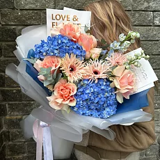 Гортензии и герберы