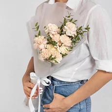 9 Коричневых Гвоздик в упаковке 