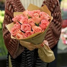 15 Кенийских нежных роз (40 см)