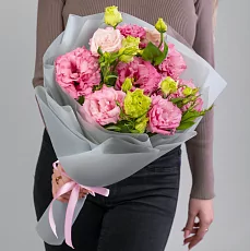 5 Розовых Лизиантусов в упаковке