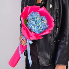 Букет из голубой гортензии 