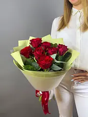 Моно букет из красных роз