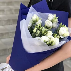 Букет из 5 Белых Лизиантусов