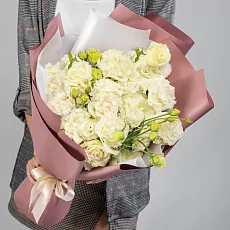 15 Белых Лизиантусов в упаковке