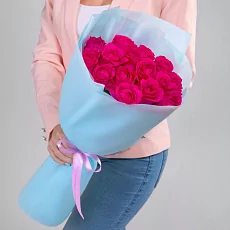 15 Малиновых Роз Эквадор в упаковке 