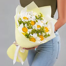 Букет Полевых Цветов из ромашек с солидаго 