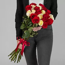 21 Красная и белая роза Эквадор