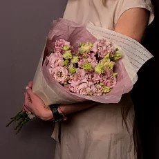 Нежный букет розовых лизиантусов