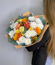 Хризантемы и розы