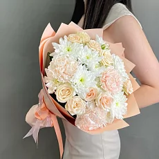 Хризантема кустовая, роза кустовая и гвоздика