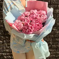 Букет из 11 ароматных пионов 