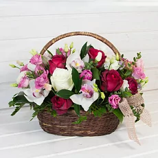 Корзина "Влюбленная цветочница"