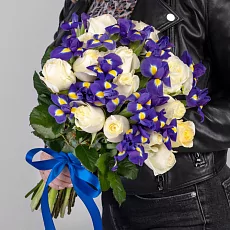 15 Белых Роз и Ирисы