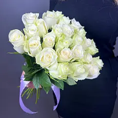 Букет живых цветов из 25 Белых Роз