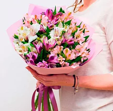 Букет из 17 альстромерий микс
