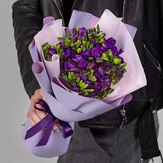 15 Фиолетовых Фрезий в упаковке