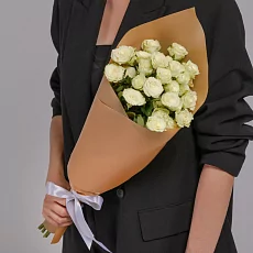 5 Белых Роз в крафтовой упаковке