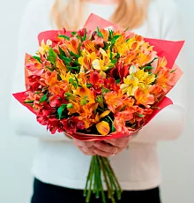 Букет микс из 17 альстромерий