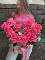 Корзина с ароматными  розами 