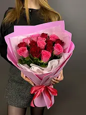 Букет живых цветов из 15 роз