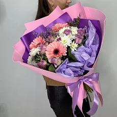 Букет с герберами и розой