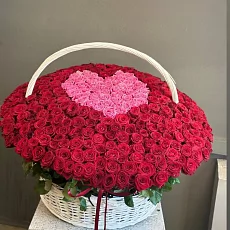 Красные розы сердце в корзине из 501 шт
