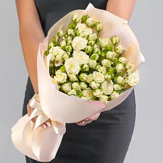 7 Белых Роз в упаковке