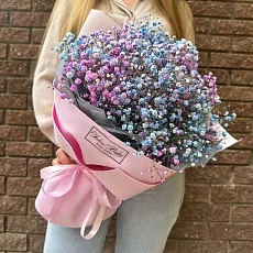 Букет из гипсофилы в розовой упаковке