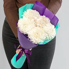 Букет крупных хризантем