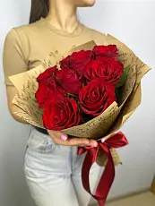 Букет живых цветов из 9 Красных роз