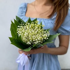 Свадебный букет из 25 ландышей