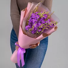 Букет из маттиолы с колосками 