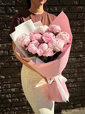 Букет из 9 пионов