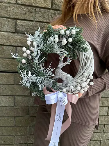 Новогодний венок с оленем