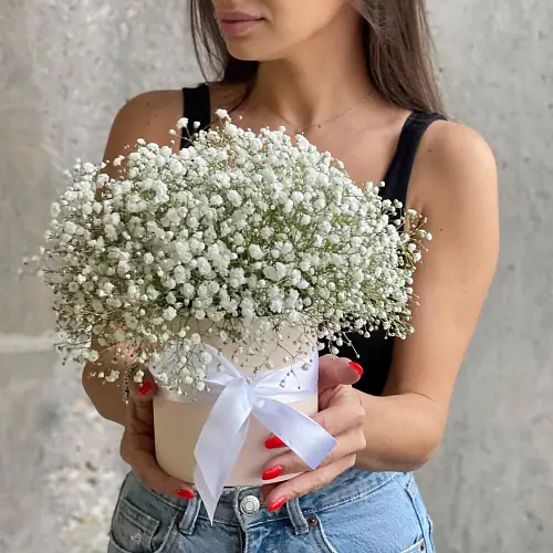 Белоснежная гипсофила в коробке