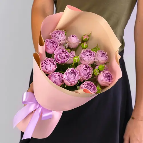 7 Кустовых пионовидных роз в упаковке 