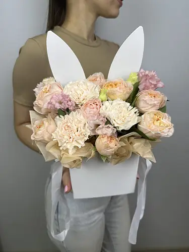 Сумочка живых цветов из диантусов