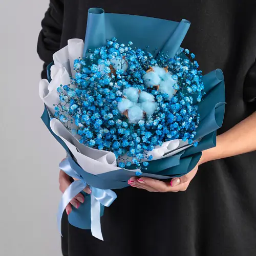 Букет из гипсофилы и хлопка 