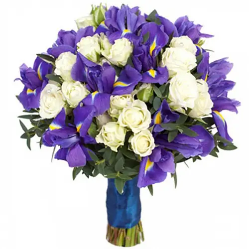 Свадебный букет из ирисов и кустовых роз