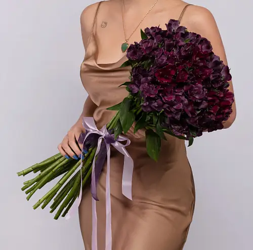 25 Лиловых Альстромерий