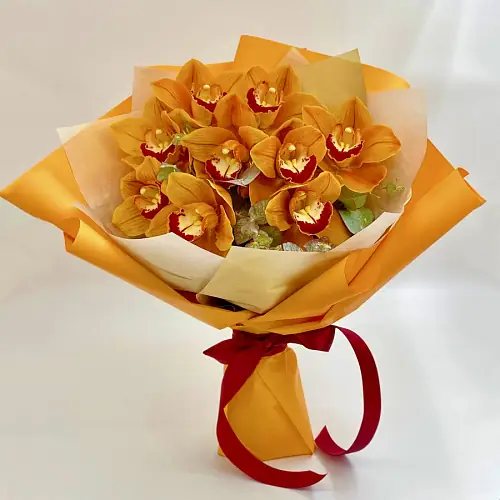 9 Карамельных Орхидей в упаковке 