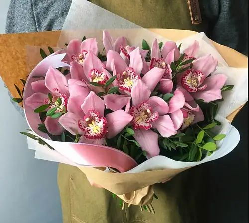 Букет с орхидеями романтичная встреча